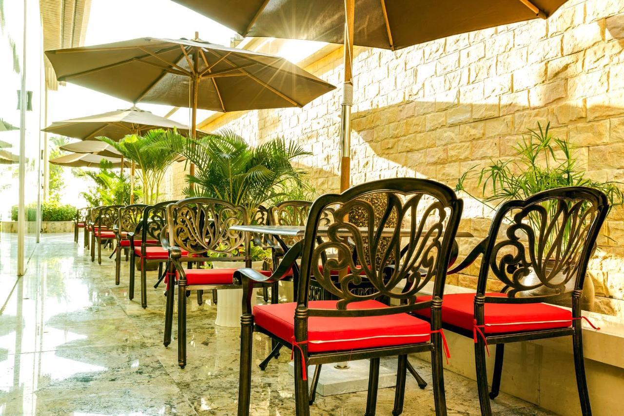 Balcona Khách sạn 4*